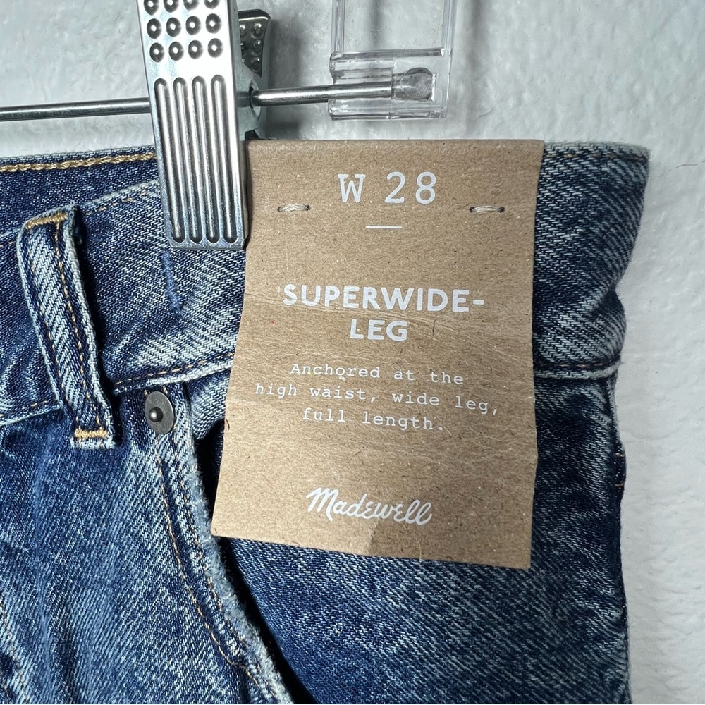 Madewell Superwide-Leg Jeans
Concho Wash Color Size 28
NWT - Picture 7 of 15